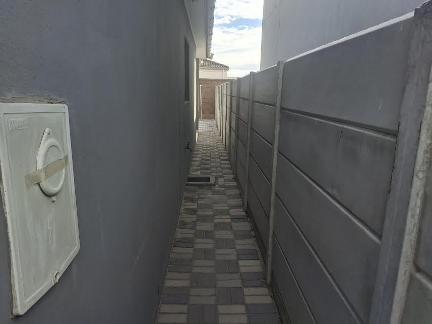 2 Bedroom Property for Sale in Sunbird Park Western Cape